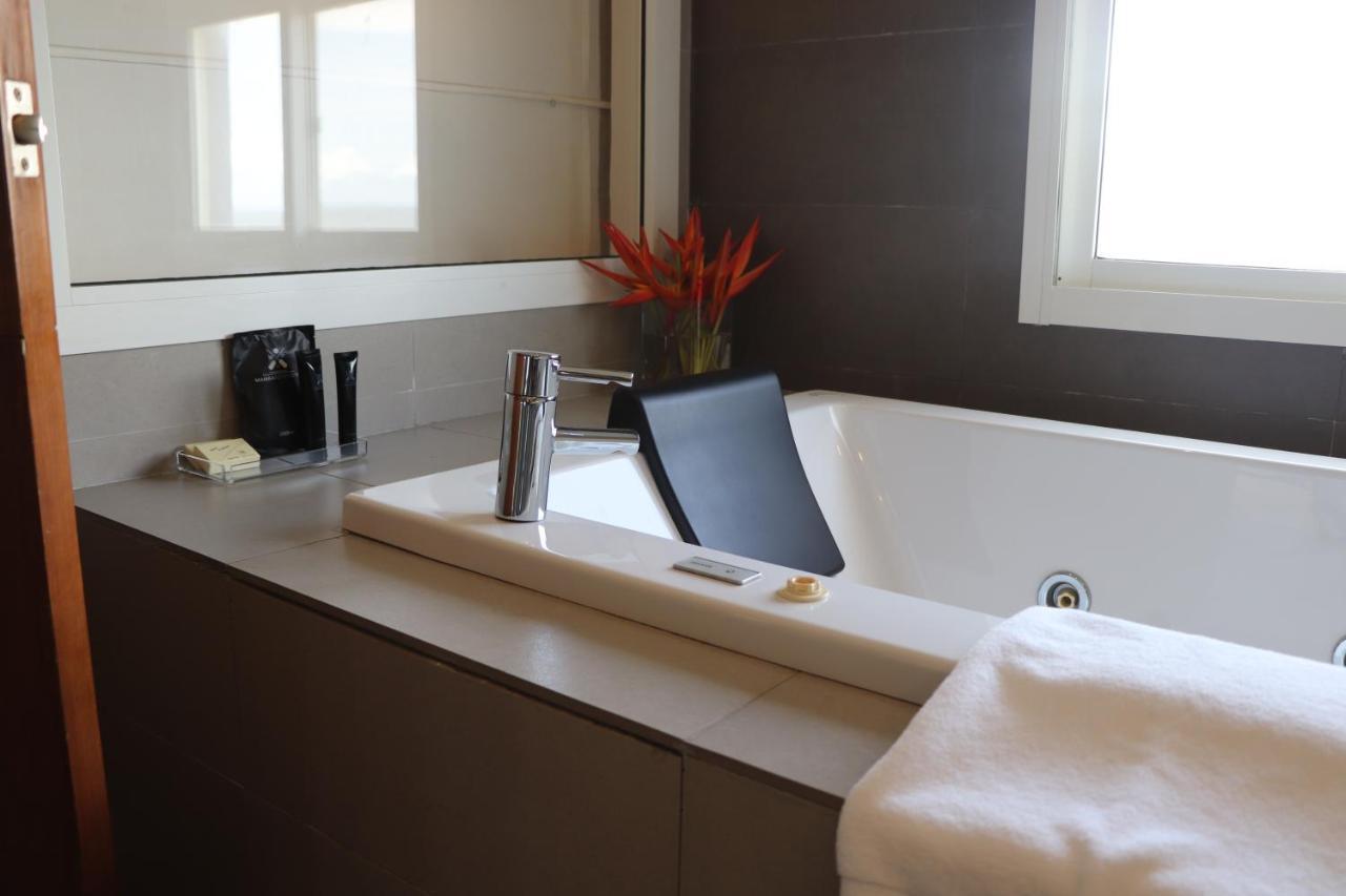 Mamba Point Hotel Monrovia Ngoại thất bức ảnh