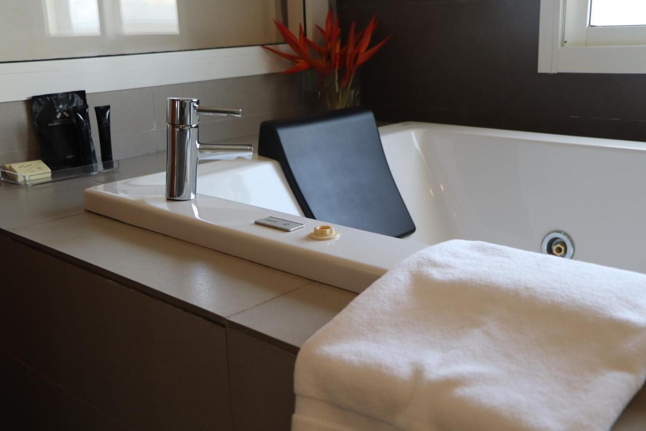 Mamba Point Hotel Monrovia Ngoại thất bức ảnh